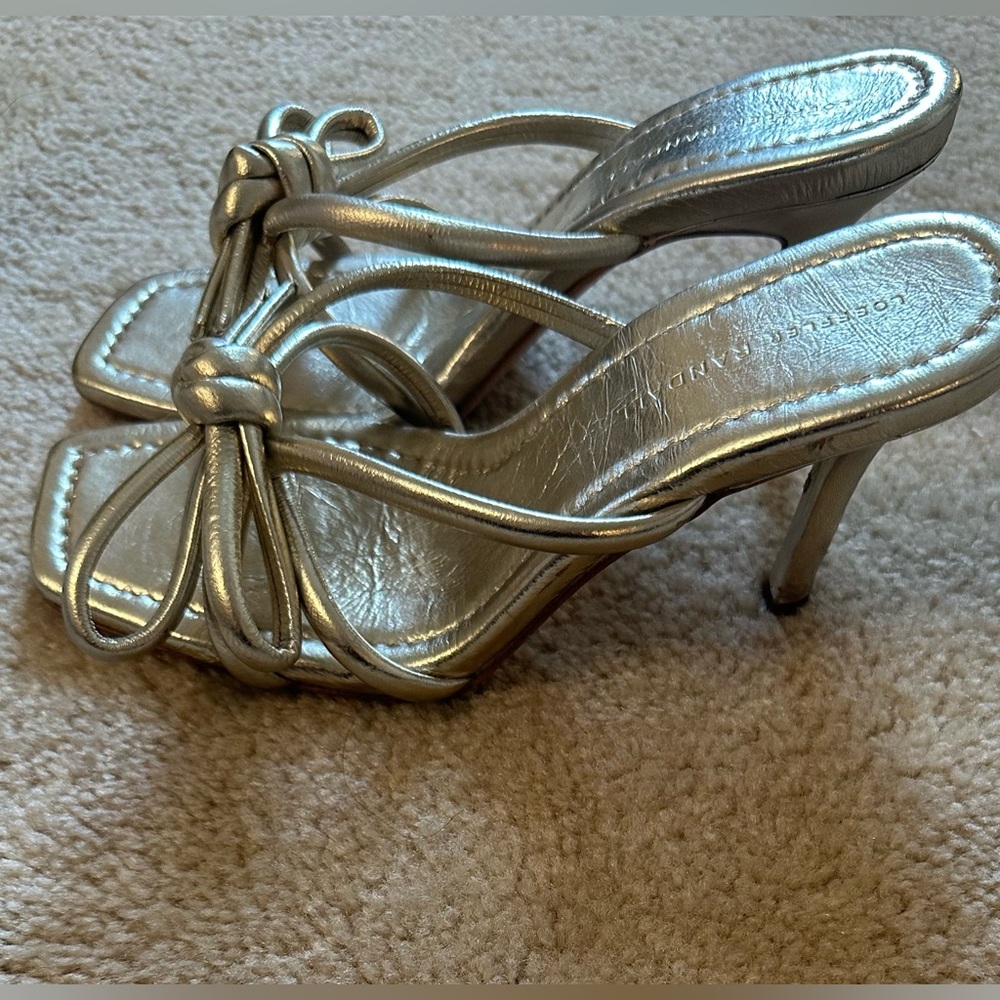 Loeffler Randall Margi Champagne Bow Heel
Size 9 - Picture 3 of 14
